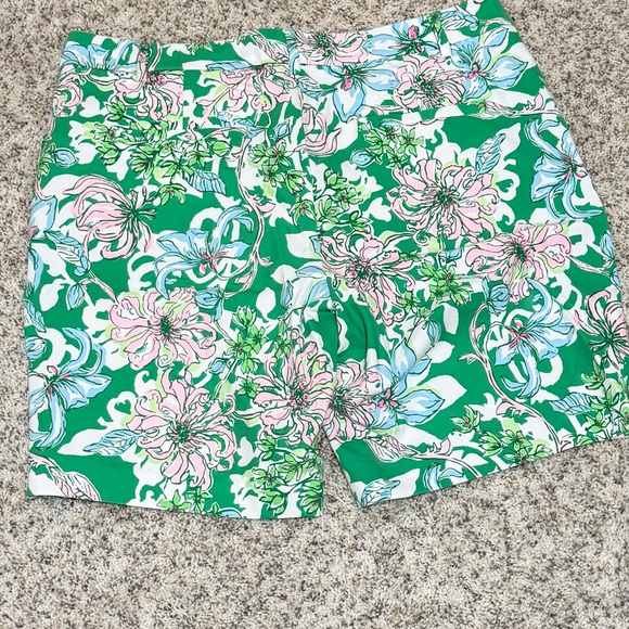 Lilly Pulitzer Size 16 Shorts Coconut Jungle Print Hibiscus Floral - Picture 3 of 6